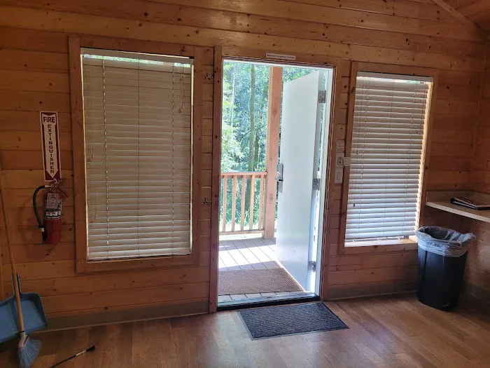 Madrone Cabin Area Picture 1