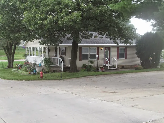 Wheel Estates Mobile Home Park and Self Storage Picture 3