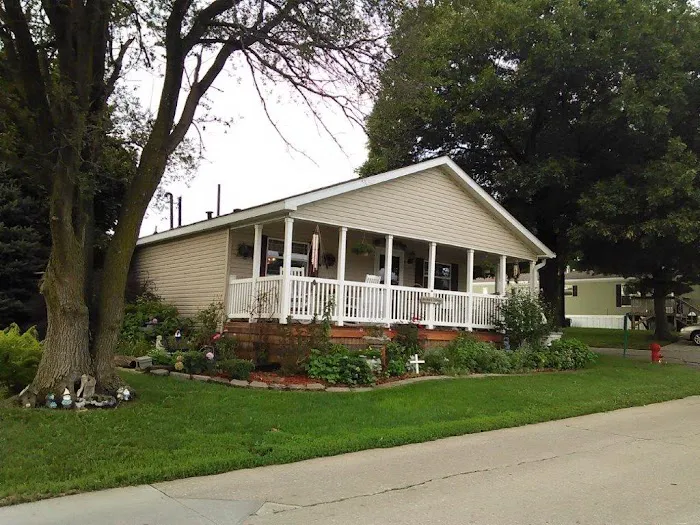 Wheel Estates Mobile Home Park and Self Storage Picture 1