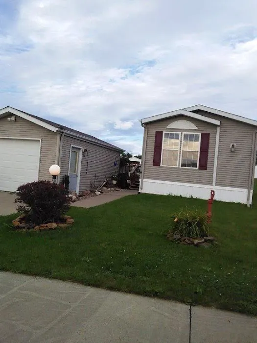 Wheel Estates Mobile Home Park and Self Storage Picture 6