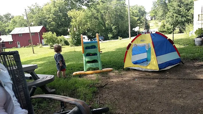 Hartford Mobile Home Park Picture 3