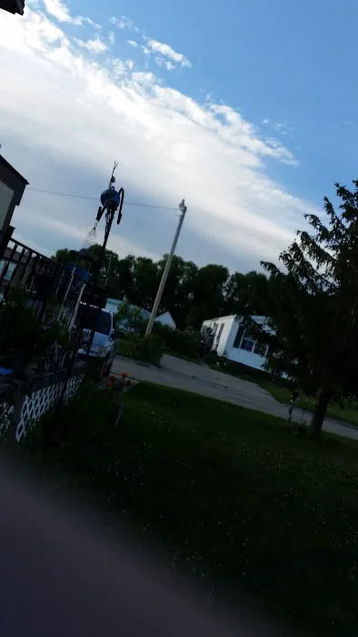 Rolling Hills Mobile Home Park Picture 4