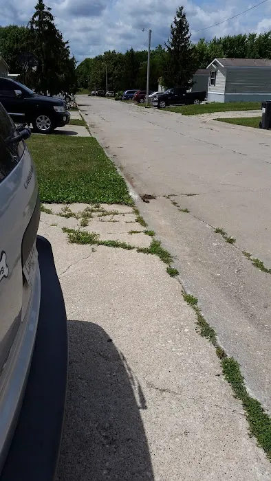 Rolling Hills Mobile Home Park Picture 5