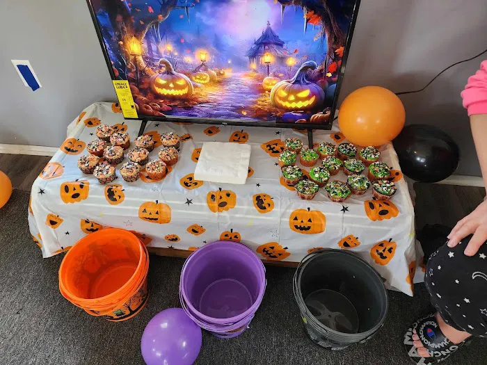 Oak Creek Mobile Home Park Picture 4