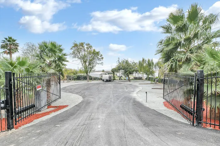 Delta Waves RV Park Picture 1