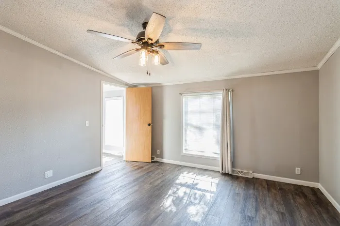 Val-Vista Estates Picture 5