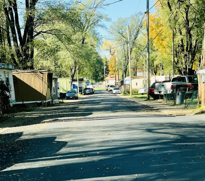 Radio City Mobile Home Park Picture 7