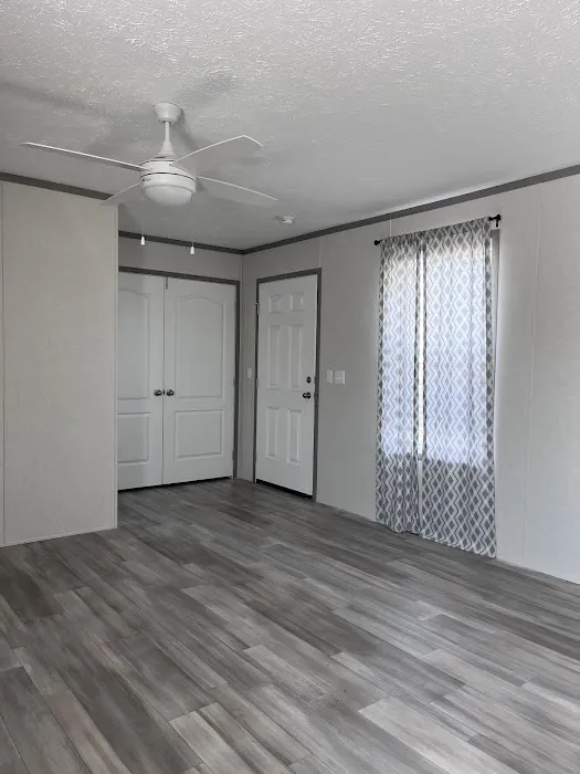 Mel Ray Mobile Home Community Picture 1