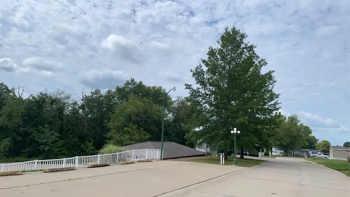 Leisure Living Picture 5