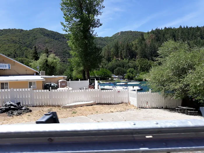 Pine Acres Blue Lake Resort Picture 2