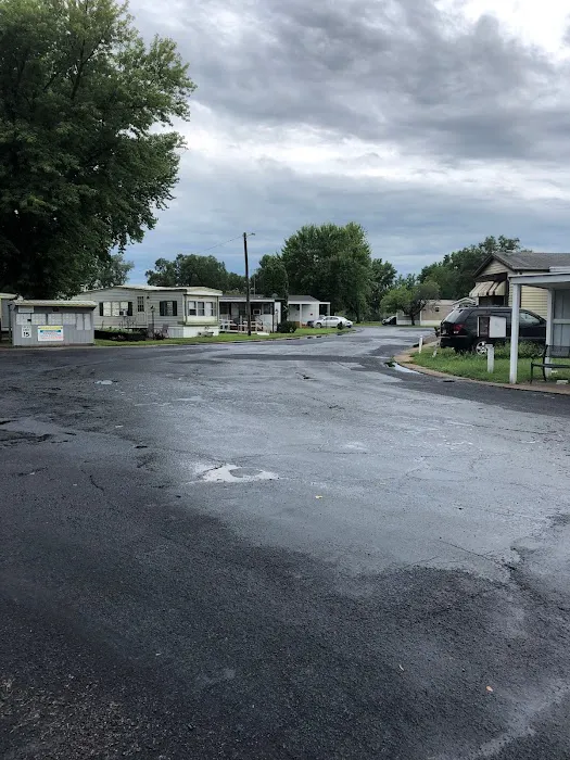 Golden Arrow Mobile Home Park Picture 8