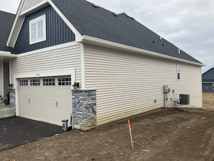 Cottage Grove Picture 7