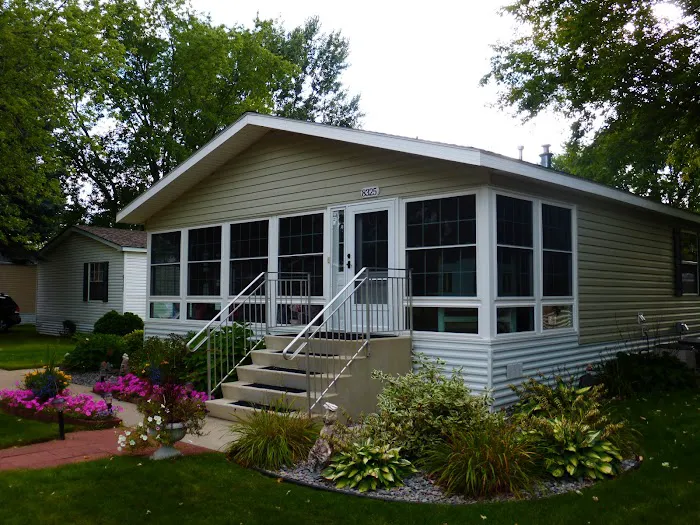 Skyline Village Manufactured Home Community Picture 8