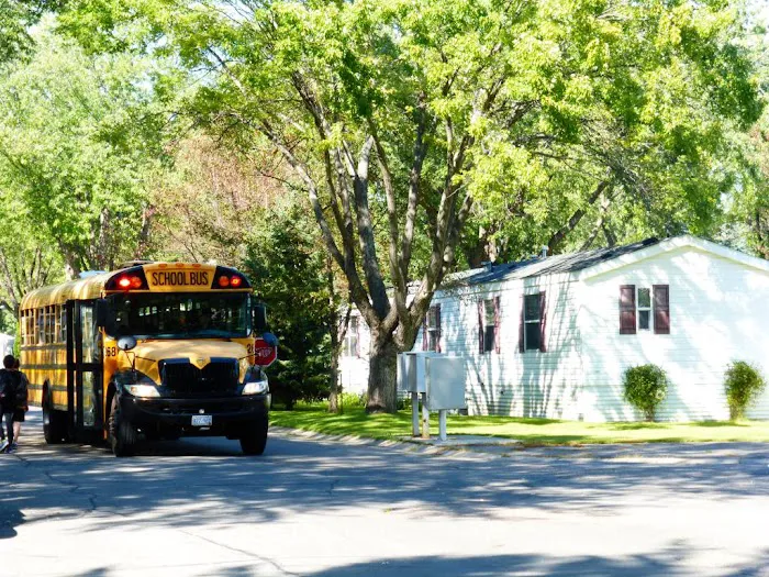 Emerald Hills Village Manufactured Home Community Picture 2