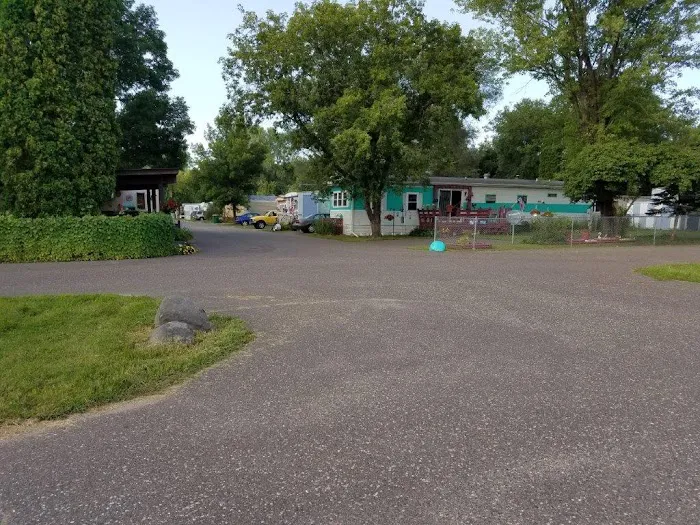 St. Croix Meadows Mobile Home Community Picture 8