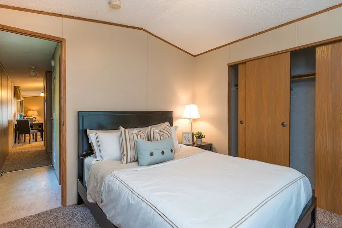 Queen Anne Courts Picture 10