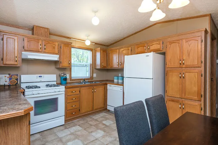 Queen Anne Courts Picture 4