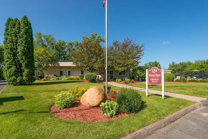 Queen Anne Courts Picture 5