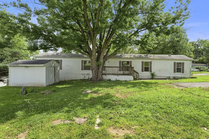 Holiday Terrace Mobile Home Community Picture 8