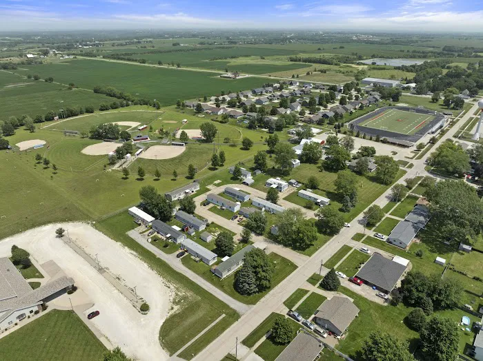 Earlham Mobile Home Community Picture 2