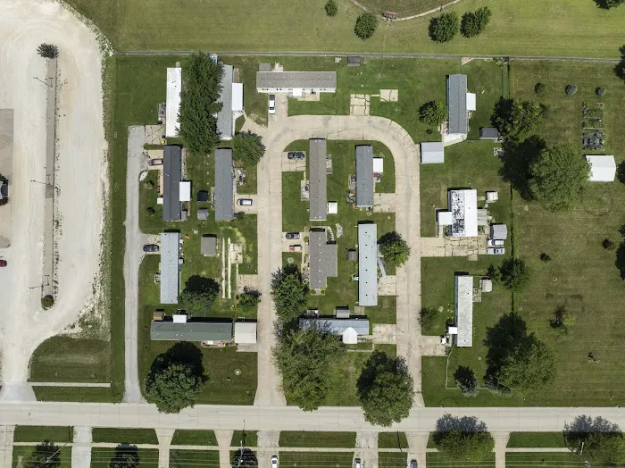 Earlham Mobile Home Community Picture 4