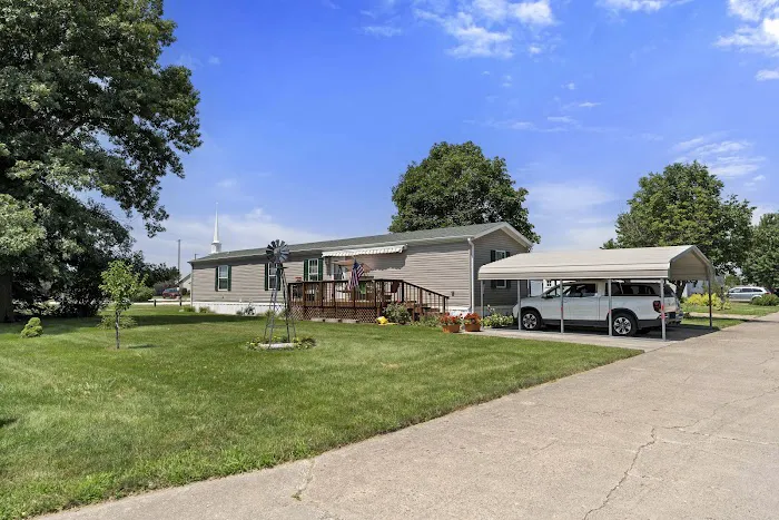 Earlham Mobile Home Community Picture 7