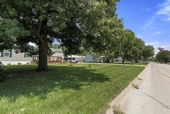Earlham Mobile Home Community Picture 8