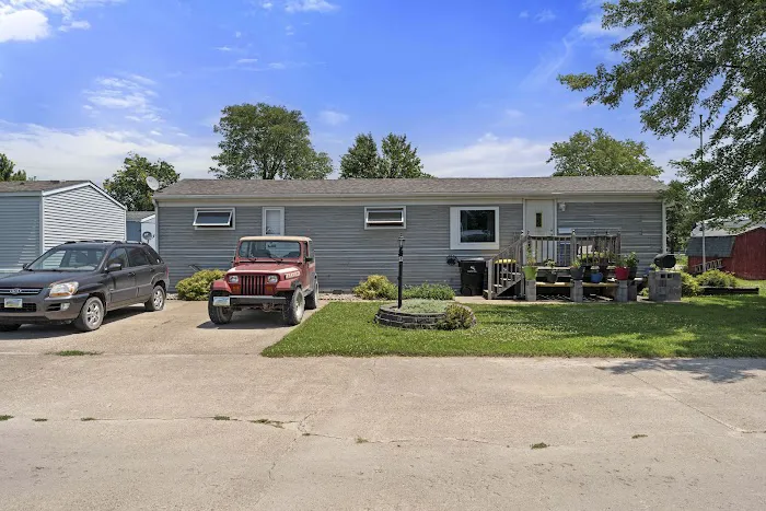 Earlham Mobile Home Community Picture 6