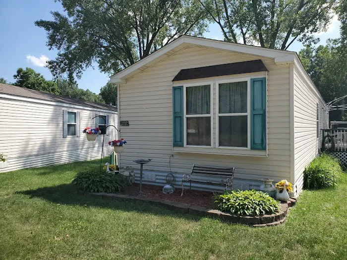 Five Star Mobile Estates Picture 2