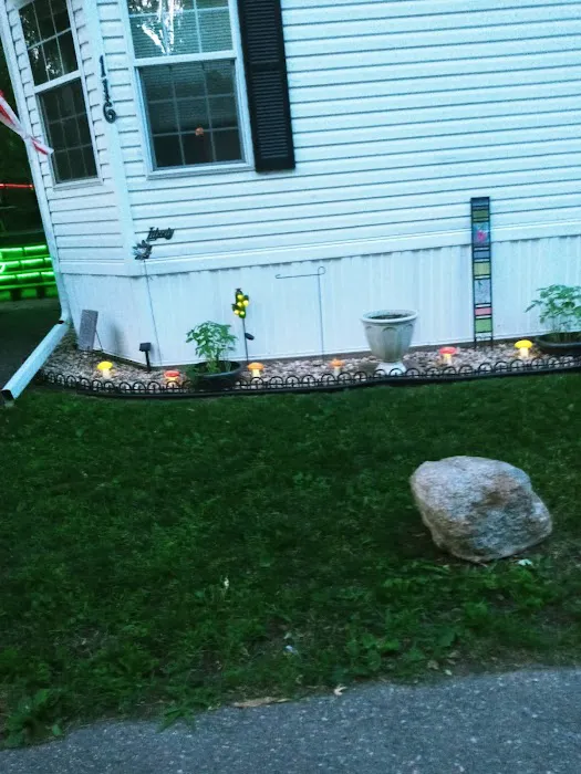 Eastwood Manor Mobile Home Park Picture 3