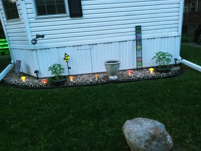 Eastwood Manor Mobile Home Park Picture 7