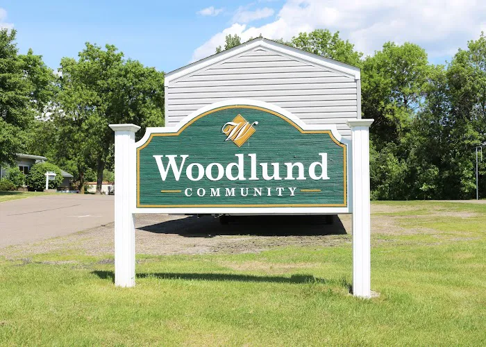 Woodlund Mobile Home Park Picture 6