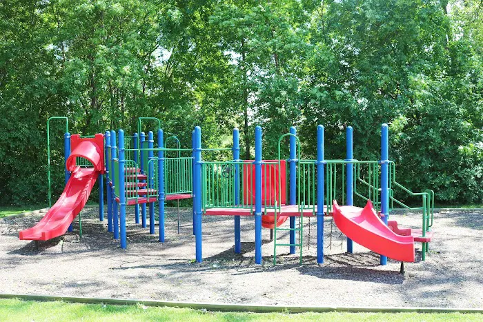 Woodlund Mobile Home Park Picture 2