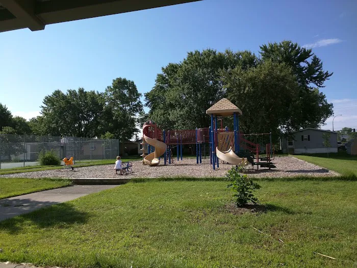 Arden Manor Picture 1