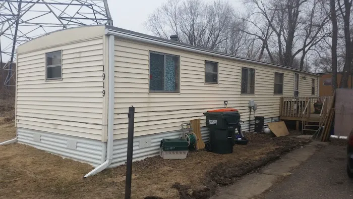 Arden Manor Picture 4