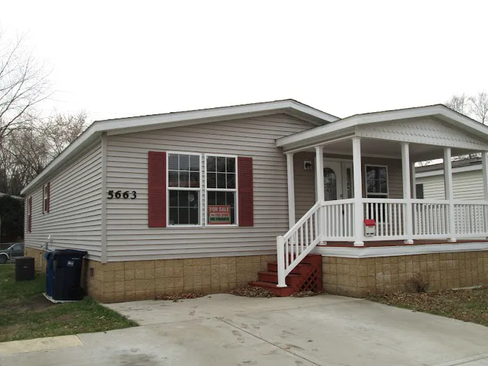 Colonial Village Picture 2