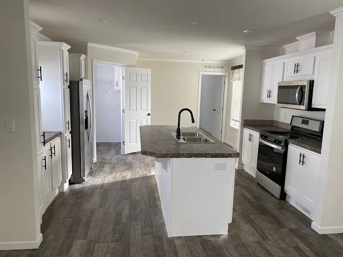 Colonial Village Picture 6