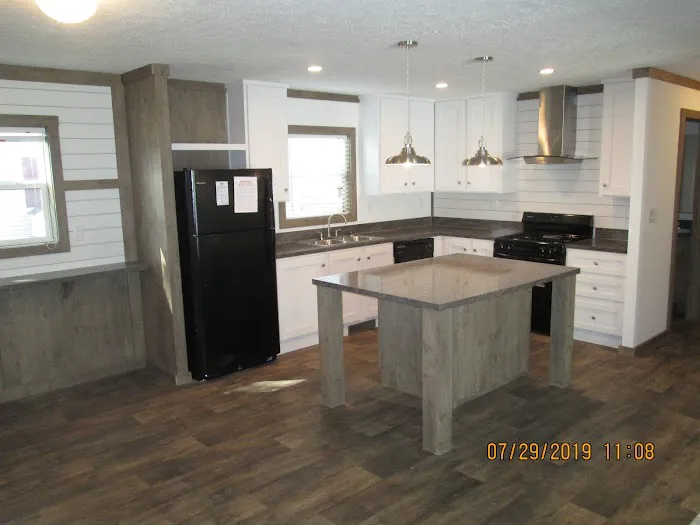 Colonial Village Picture 9