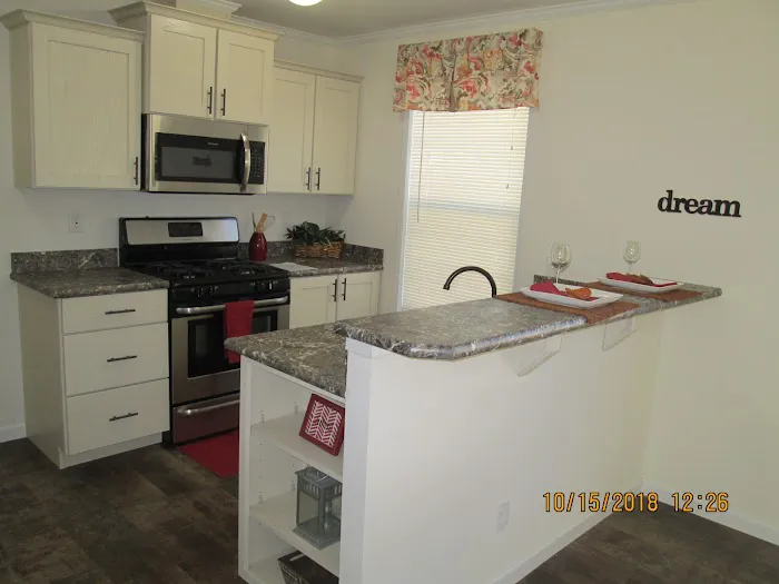 Colonial Village Picture 10