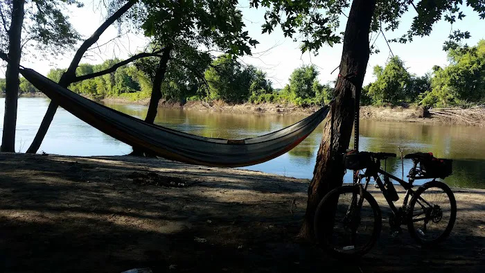 Wills Riverview Campground Picture 6