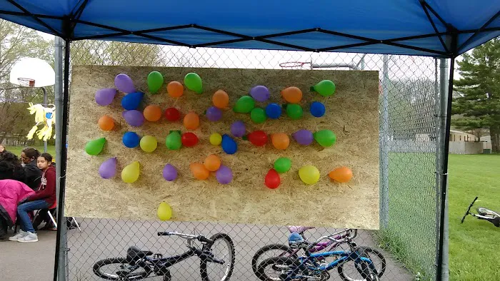 Valley Green Mobile Homes Park Picture 6