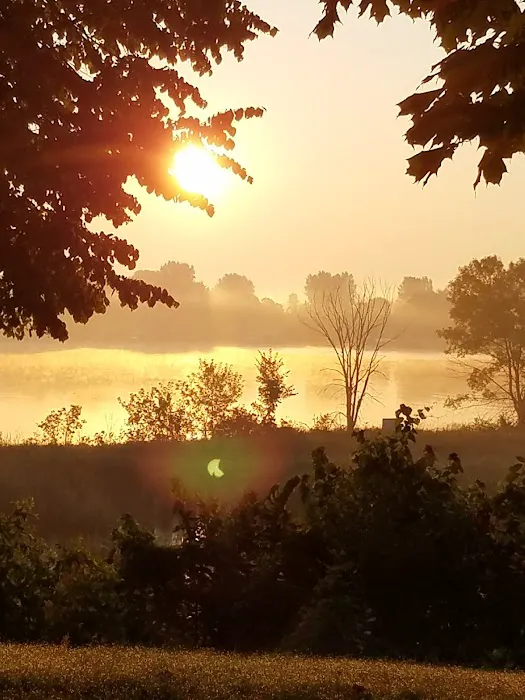 Hillcrest Park & Marina Picture 2