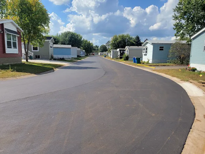 Isanti Estates Mobile Home Park Picture 6