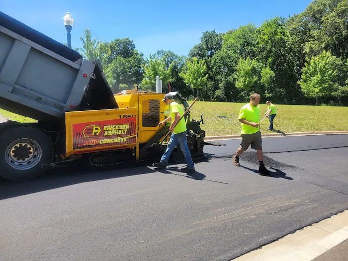 Pine Village Mobile Home Park Picture 10