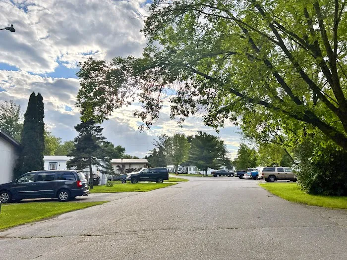 Braham Mobile Home Community Picture 4