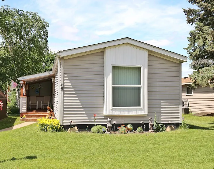 Riverbend Manufactured Home Park Picture 2