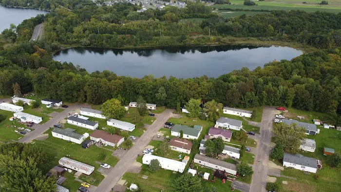 Pine Terrace Mobile Home Community Picture 3