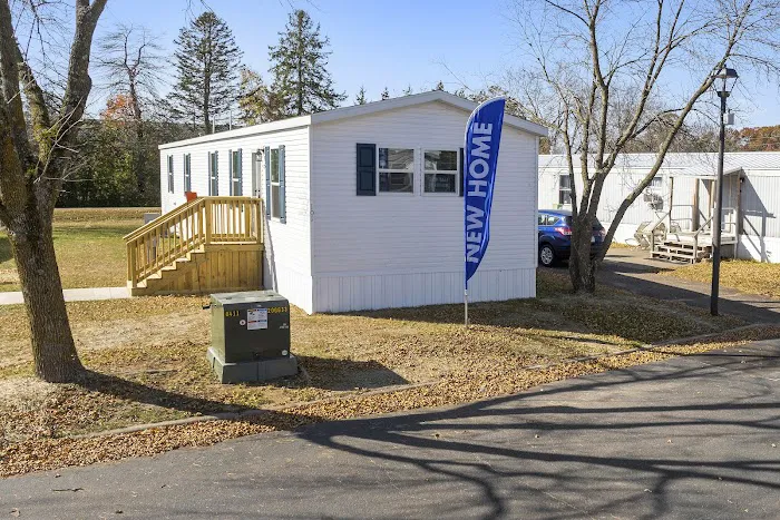 Lakeshore Terrace Manufactured Home Community Picture 9