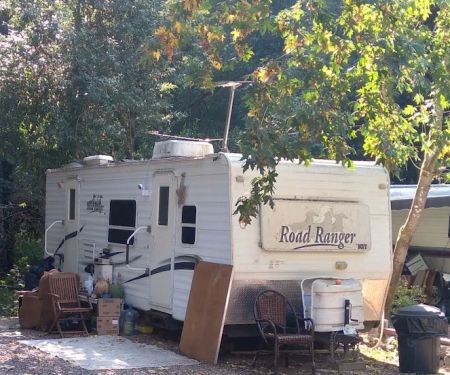 Creekside Cabins & Rv Resort