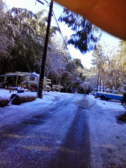 Creekside Cabins & Rv Resort Picture 9